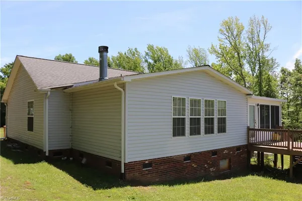$238,000 | 2615 Solomon Lea Road, Leasburg, NC 27291