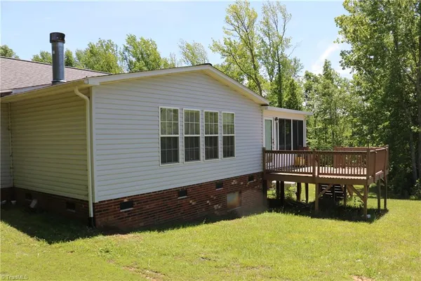 $238,000 | 2615 Solomon Lea Road, Leasburg, NC 27291