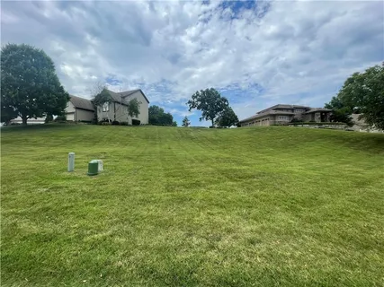 $120,000 | 6532 Claret, Parkville, MO 64152