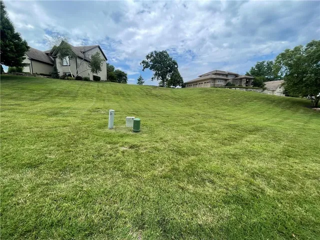 $120,000 | 6532 Claret, Parkville, MO 64152