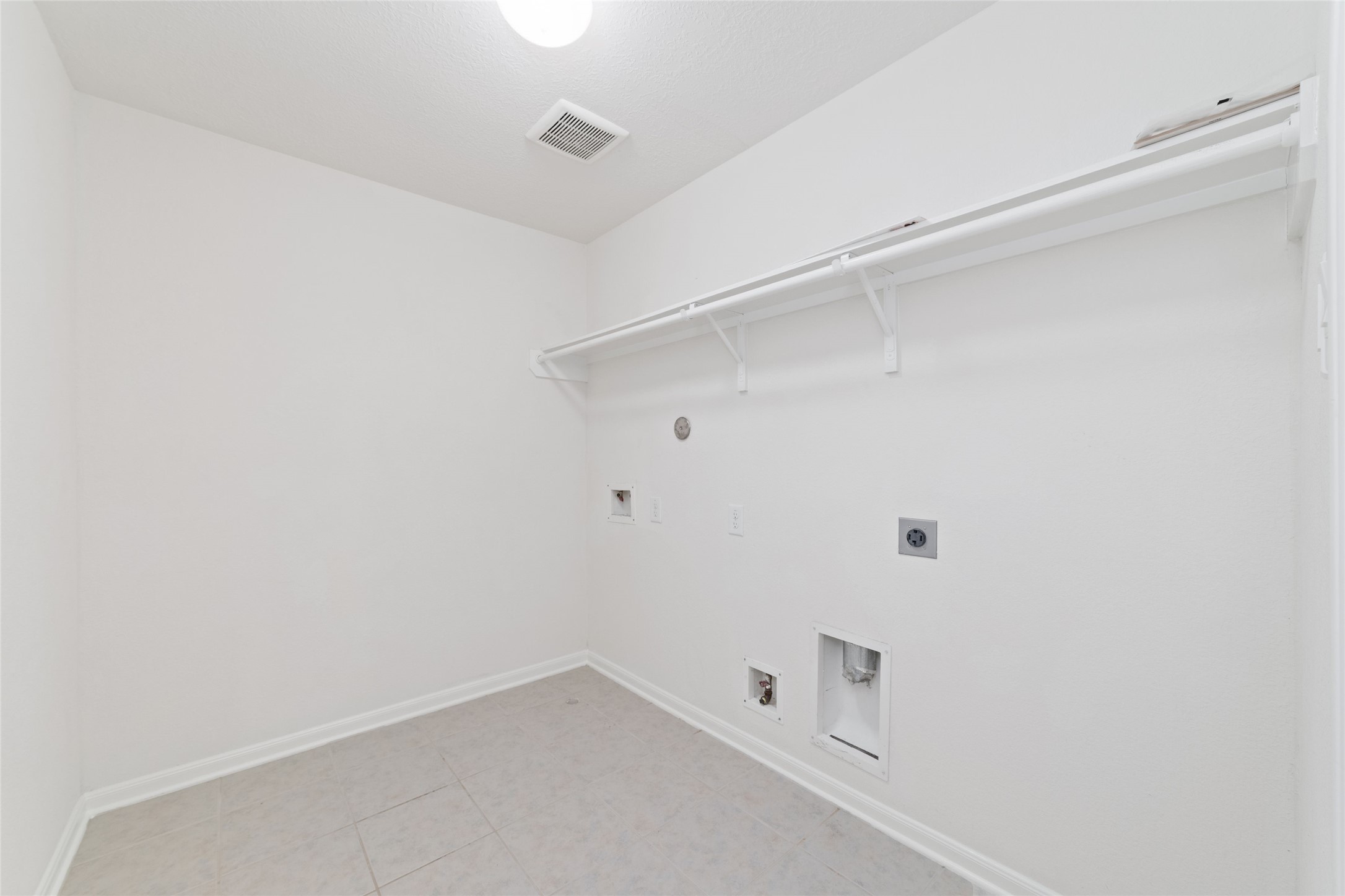 3508 Saxton Green Road Pearland, TX 77584 - Photo 21 of 45 a view of an empty room