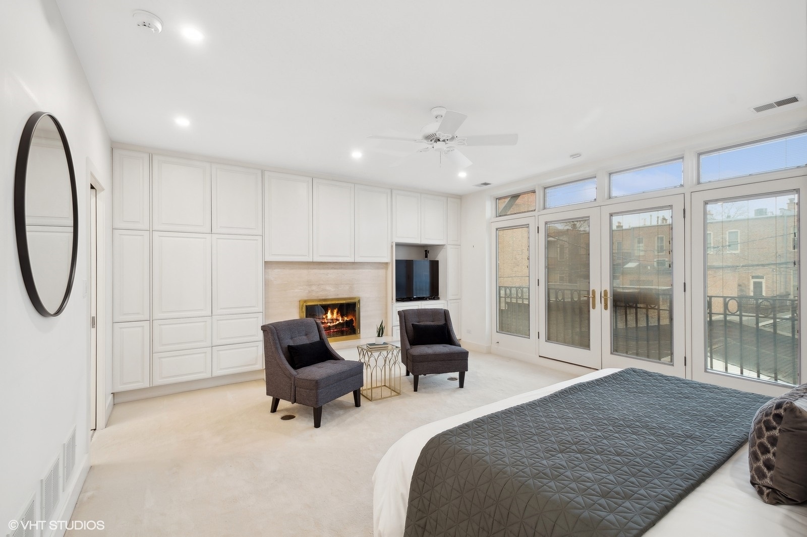 1261 West Flournoy Street Chicago, IL 60607 - Photo 21 of 43 a bedroom with furniture and a large window