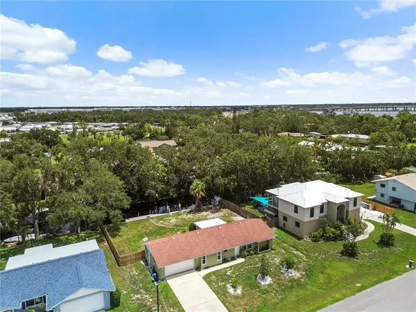 $3,000 | 4612 8th St Court East, Ellenton, FL 34222