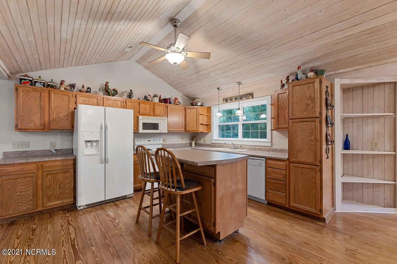1812 Watts Landing Road Hampstead, NC 28443 - Photo 5 of 21 011_1812_watts_landing-14