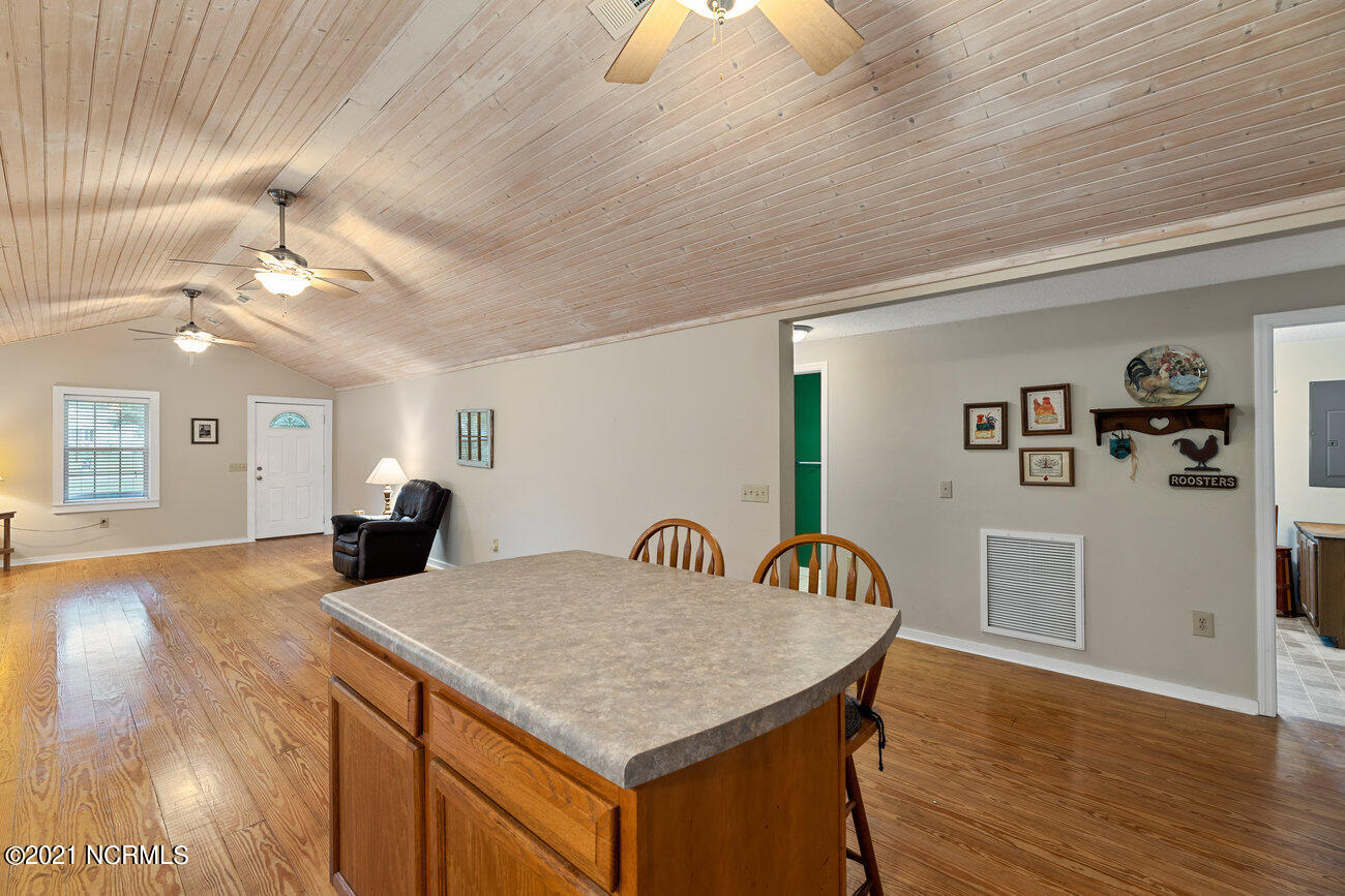 1812 Watts Landing Road Hampstead, NC 28443 - Photo 7 of 21 013_1812_watts_landing-16