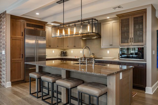 $3,650,000 | 233 Vaughan Street, Unit 302, Portsmouth, NH 03801