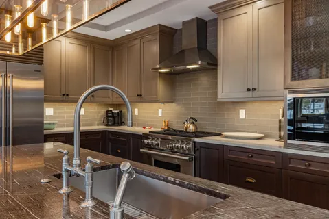 $3,650,000 | 233 Vaughan Street, Unit 302, Portsmouth, NH 03801