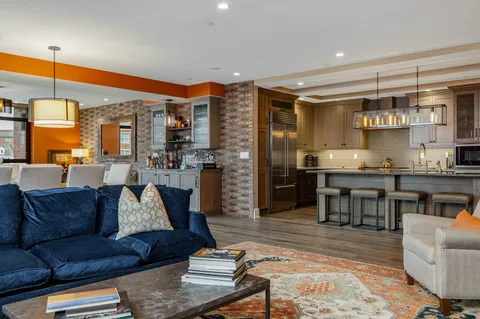 $3,650,000 | 233 Vaughan Street, Unit 302, Portsmouth, NH 03801