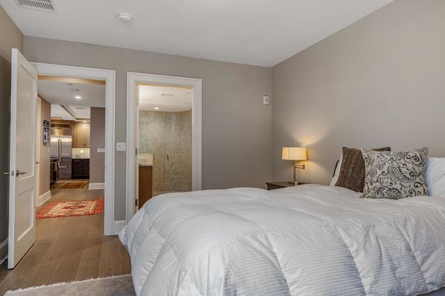 $3,650,000 | 233 Vaughan Street, Unit 302, Portsmouth, NH 03801