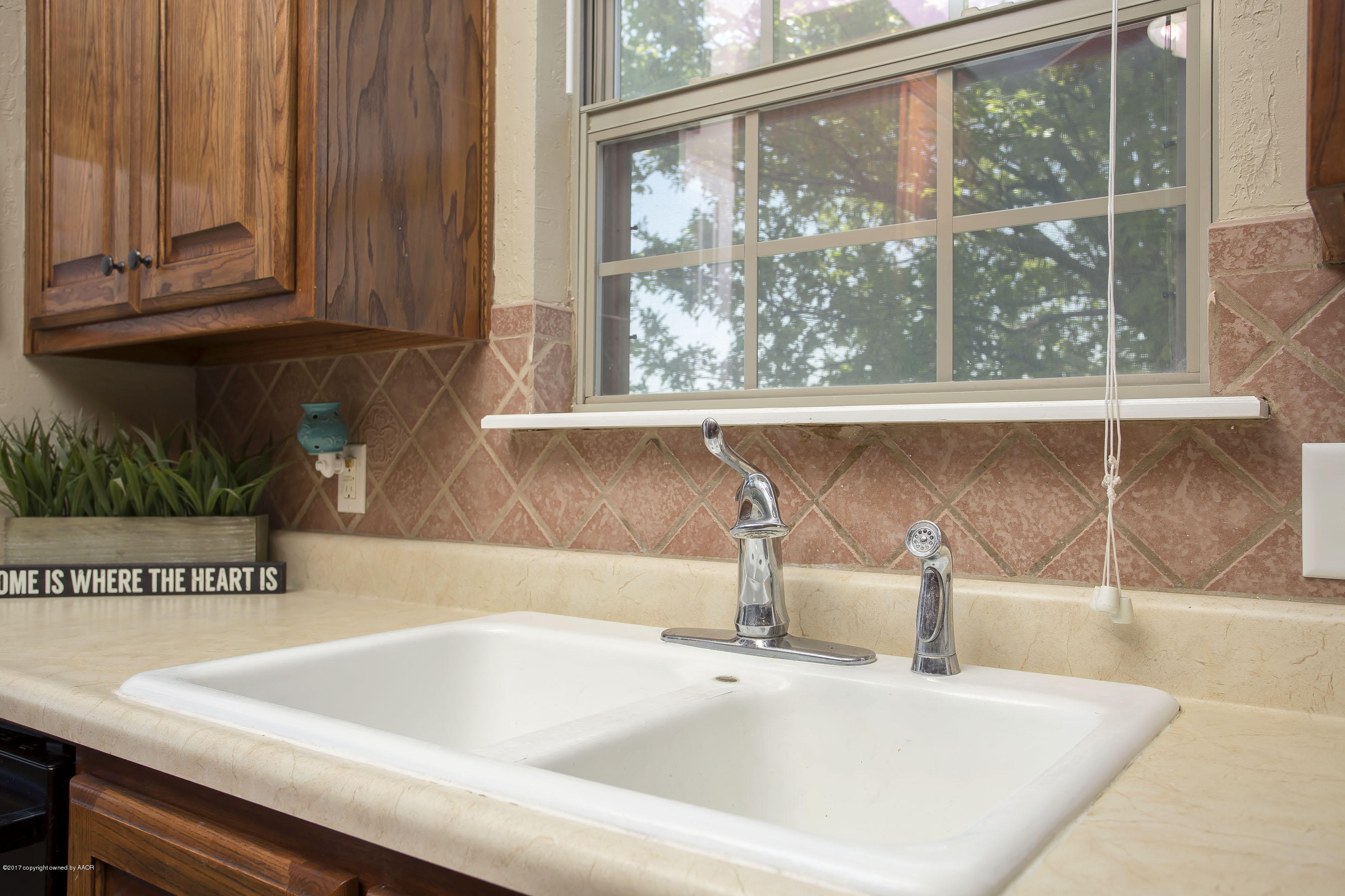 8820 Greyhawk Road Amarillo, TX 79119 - Photo 14 of 32 Kitchen
