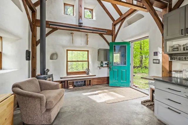 $500,000 | 417 Maple Hill Road, Arlington, VT 05250