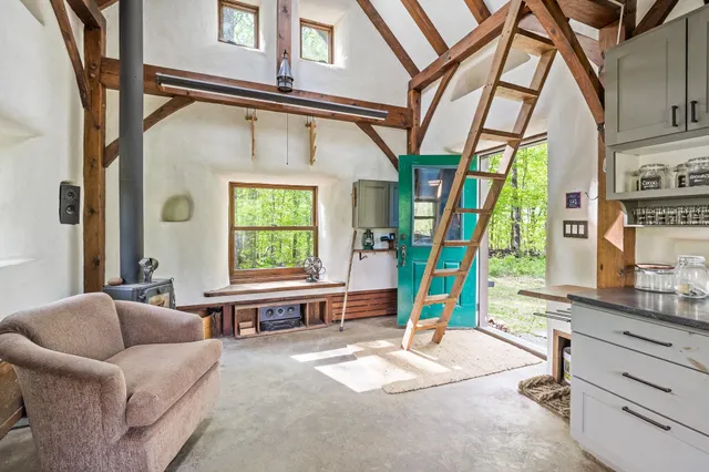 $500,000 | 417 Maple Hill Road, Arlington, VT 05250