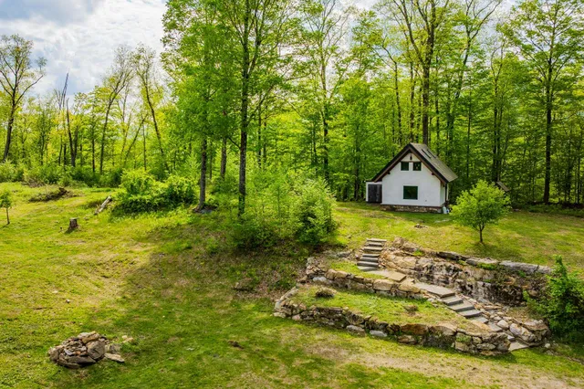 $439,000 | 417 Maple Hill Road, Arlington, VT 05250