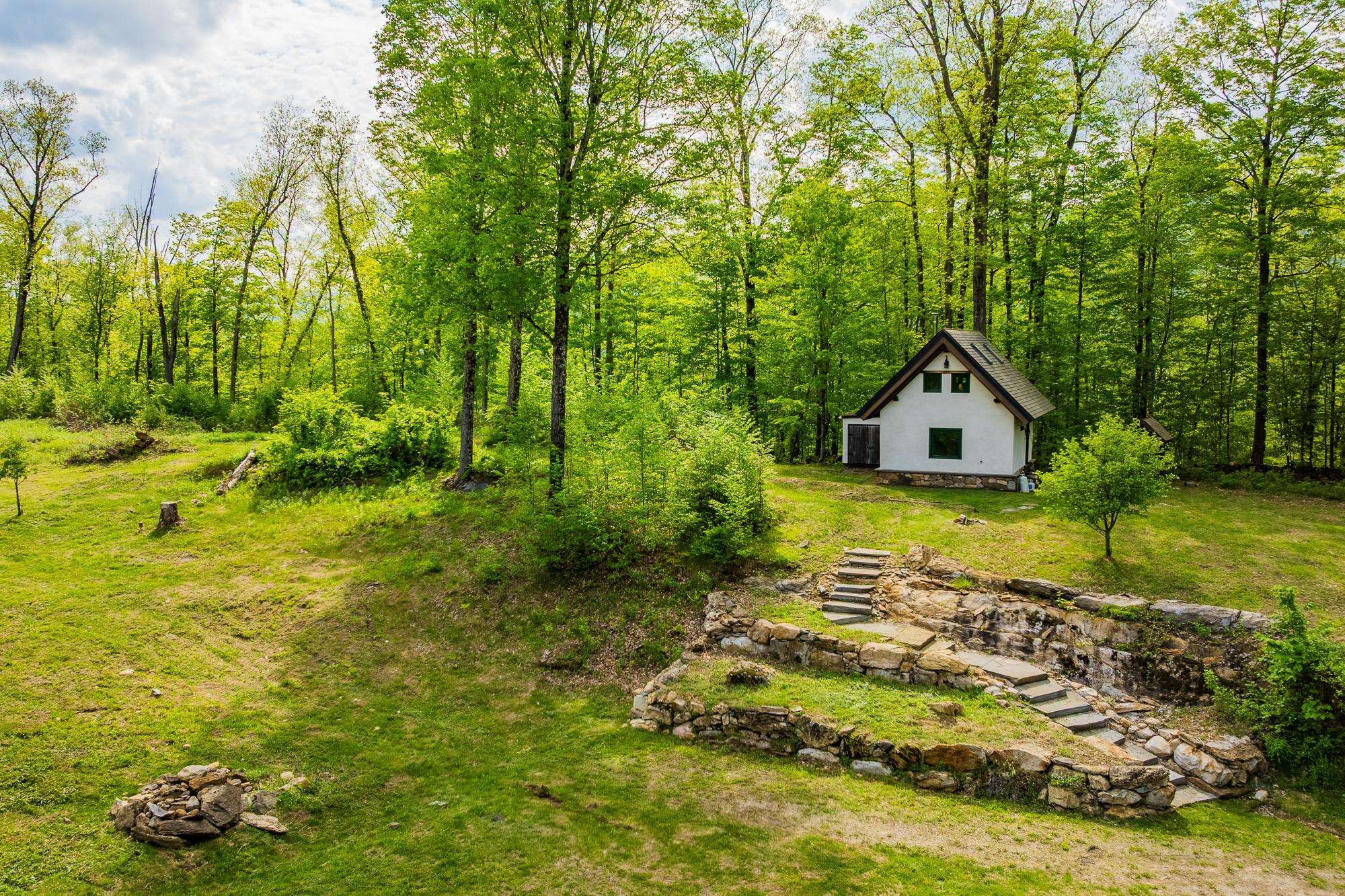 417 Maple Hill Road Arlington, VT 05250 - Photo 5 of 34