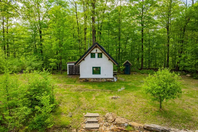 $439,000 | 417 Maple Hill Road, Arlington, VT 05250