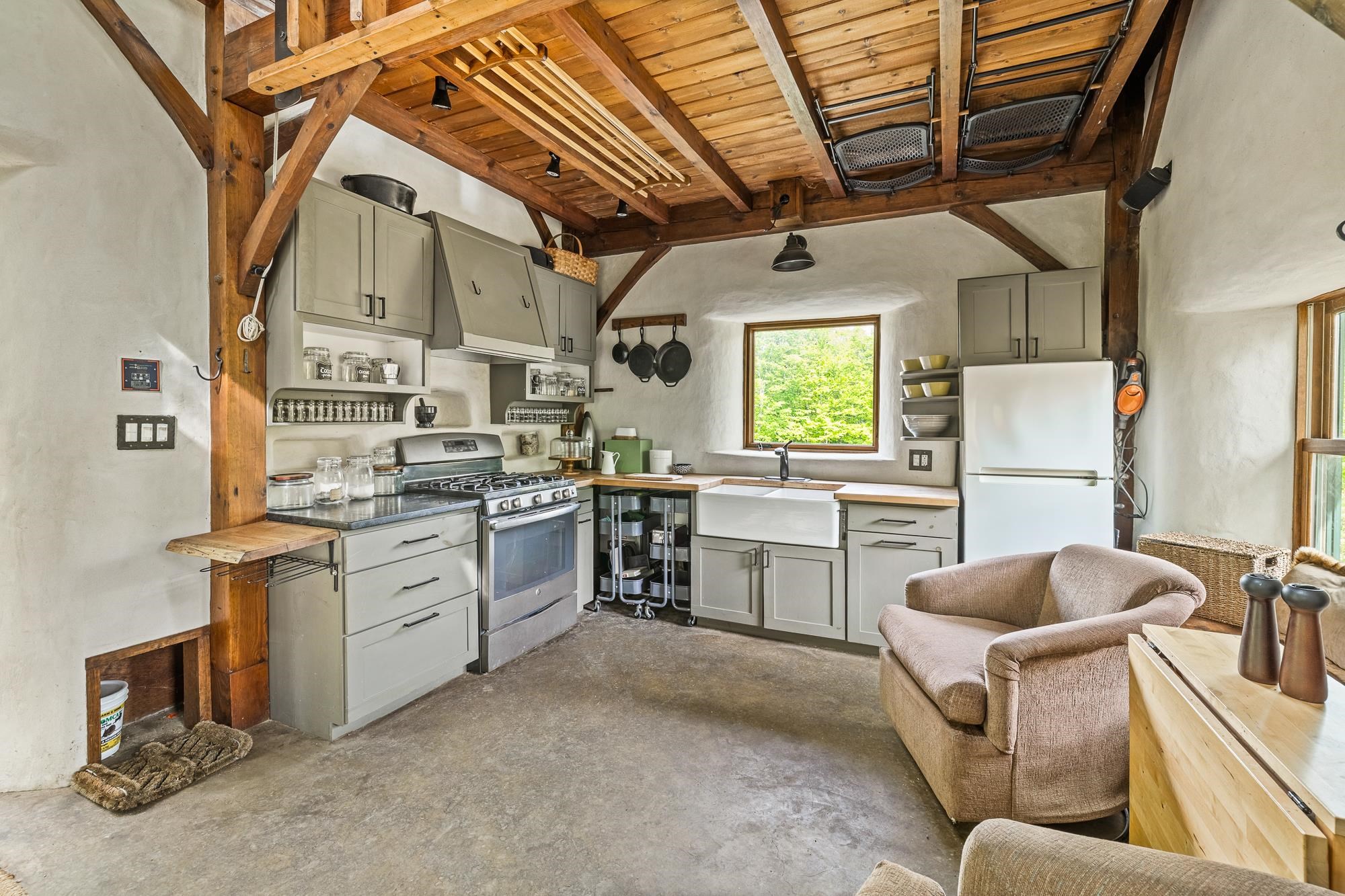 417 Maple Hill Road Arlington, VT 05250 - Photo 8 of 34