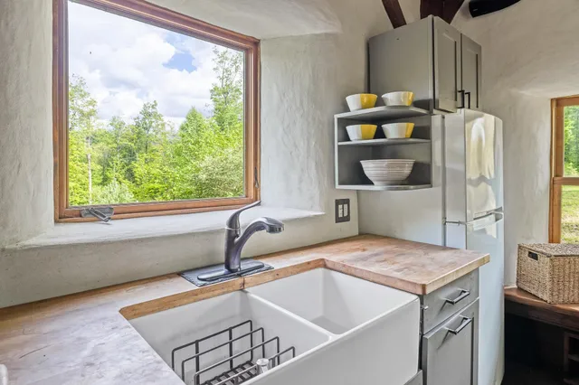 $500,000 | 417 Maple Hill Road, Arlington, VT 05250