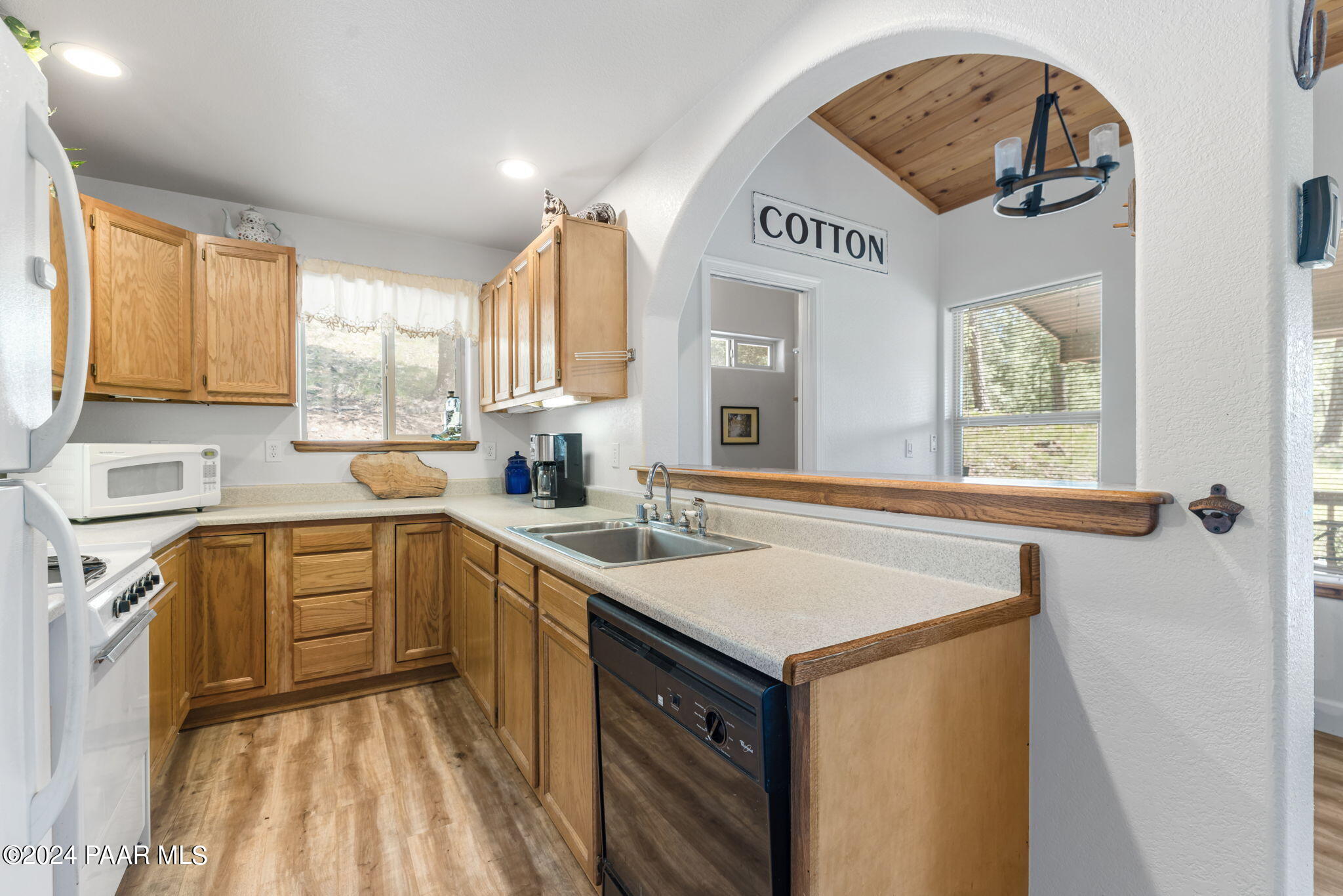 3250 East Walker Road Prescott, AZ 86303 - Photo 8 of 26 15-Kitchen_2