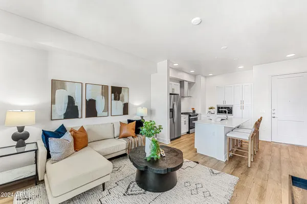 $336,000 | 3131 North Central Avenue, Unit 3019, Phoenix, AZ 85012