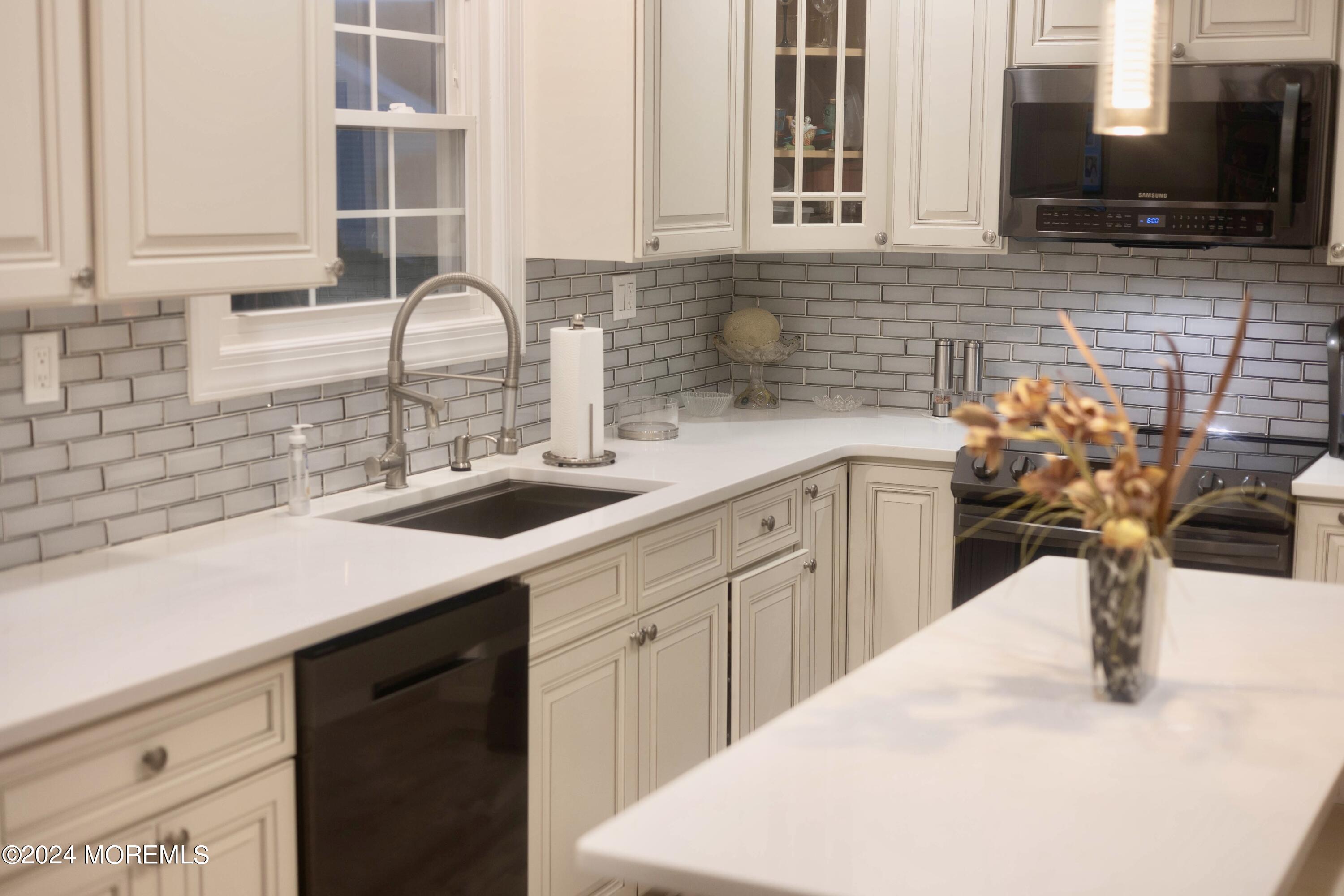 98 B Evesham Road, Unit 1000 Freehold, NJ 07728 - Photo 10 of 31 image7