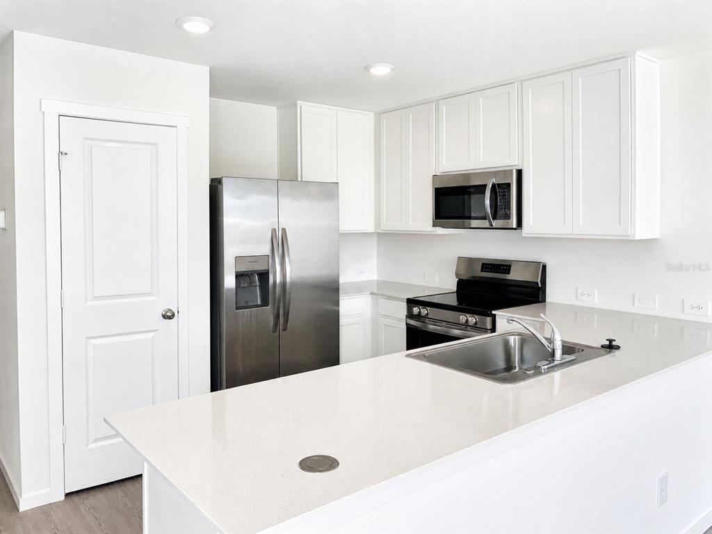 3448 Rover Road Eagle Lake, FL 33839 - Photo 8 of 17 Gallery Image 8