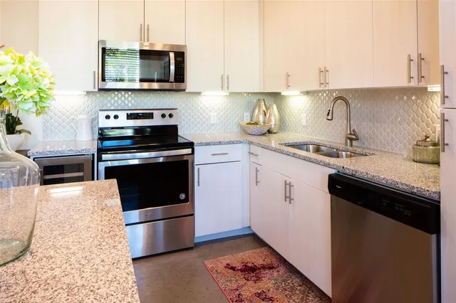 $1,231 | 6000 Gaston Avenue, Unit 107, Dallas, TX 75214