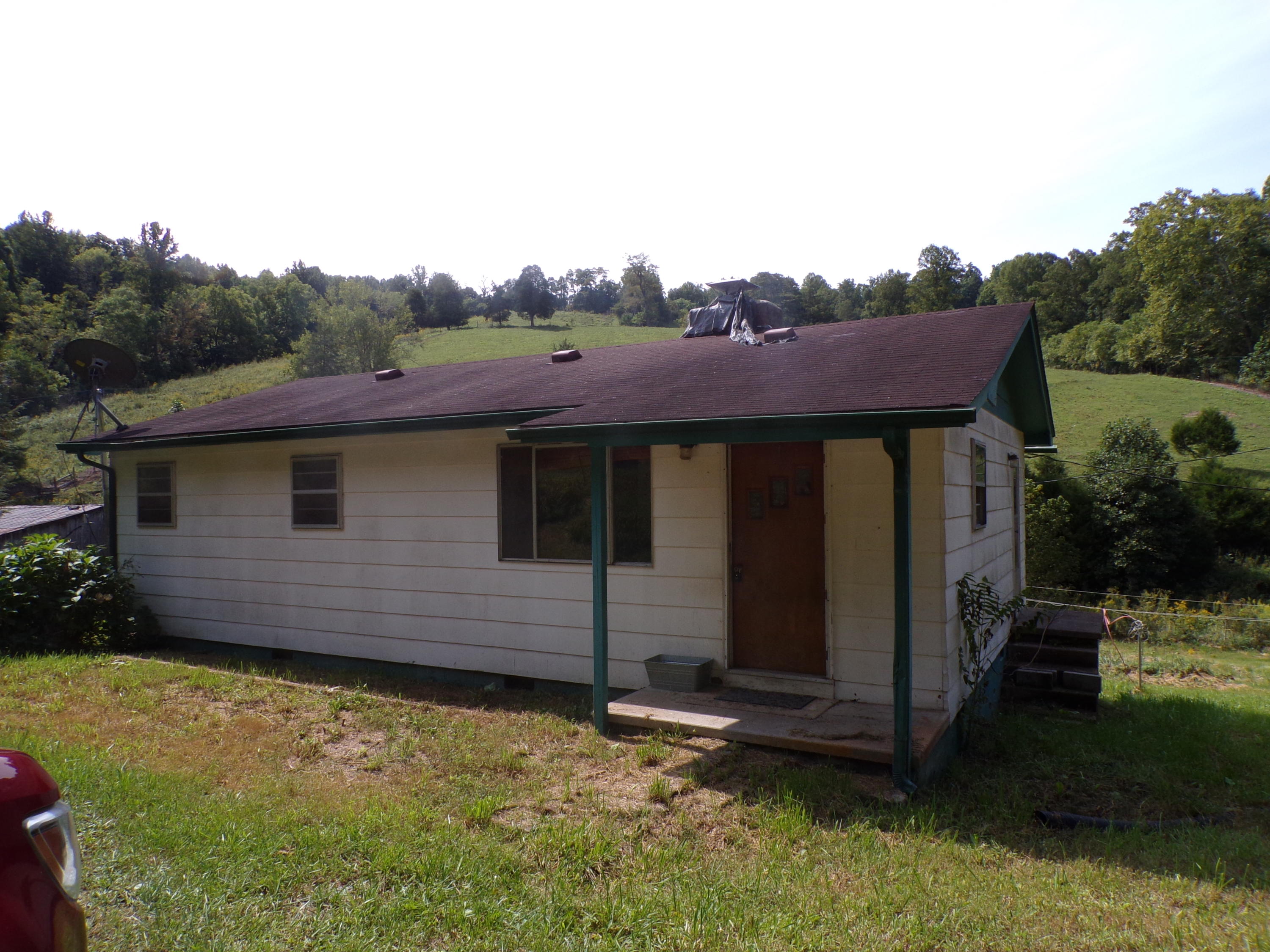 949 Mason Quillen Road Ewing, VA 24248 - Photo 1 of 24 100_0129