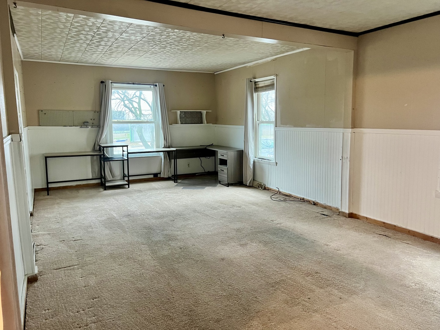 375 West Franklin Street Paxton, IL 60957 - Photo 12 of 43 a view of a livingroom with furniture and a window