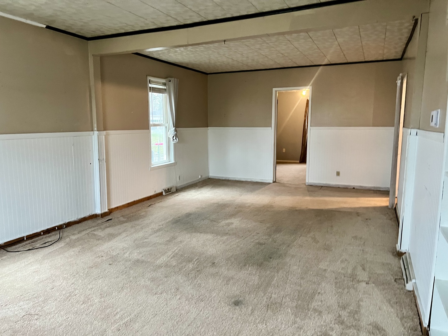 375 West Franklin Street Paxton, IL 60957 - Photo 15 of 43 a view of an empty room