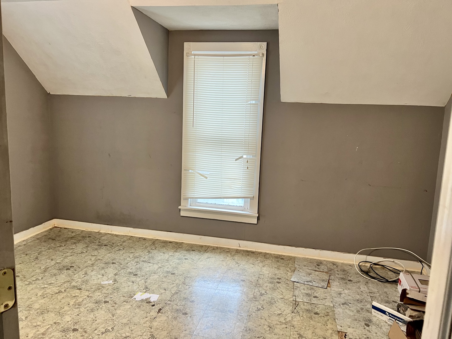 375 West Franklin Street Paxton, IL 60957 - Photo 29 of 43 an empty room with a workbench