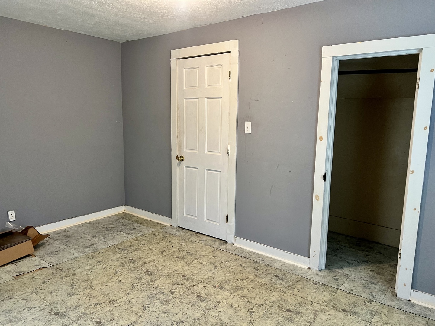 375 West Franklin Street Paxton, IL 60957 - Photo 33 of 43 an empty room with closet
