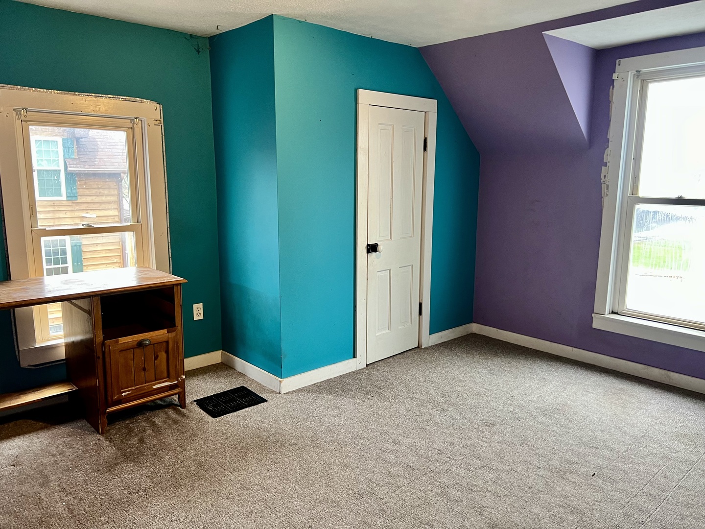 375 West Franklin Street Paxton, IL 60957 - Photo 38 of 43 a livingroom with window