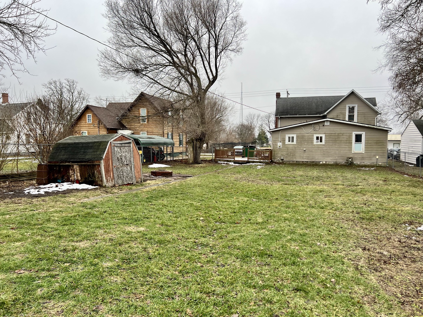 375 West Franklin Street Paxton, IL 60957 - Photo 43 of 43 a front view of a house with garden