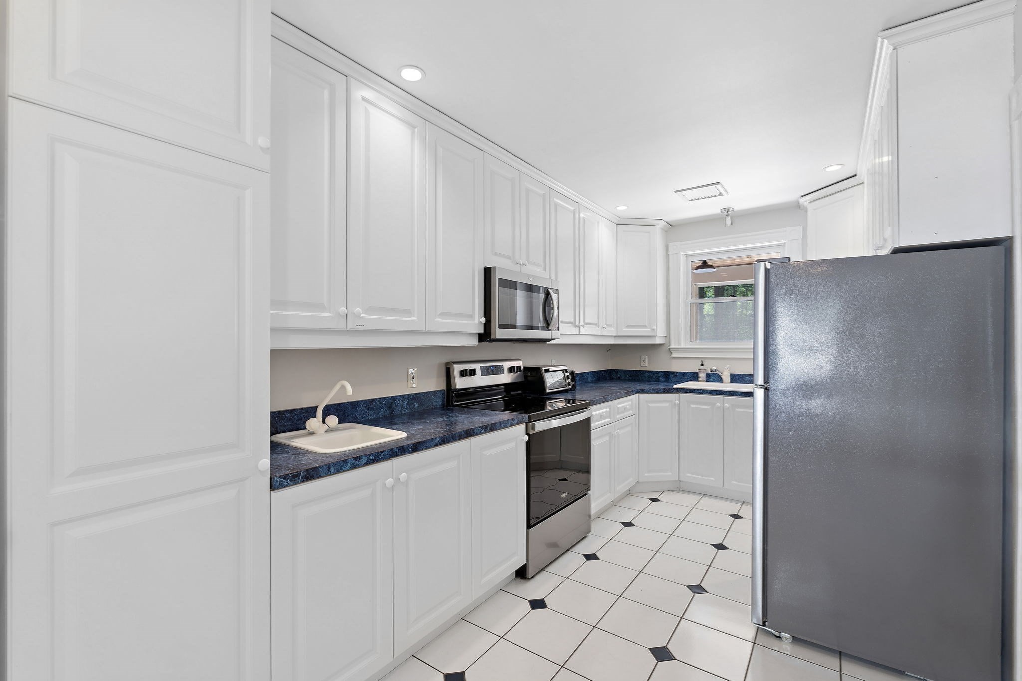 160 Range Road Concord, MA 01742 - Photo 28 of 31 Gallery Image 28