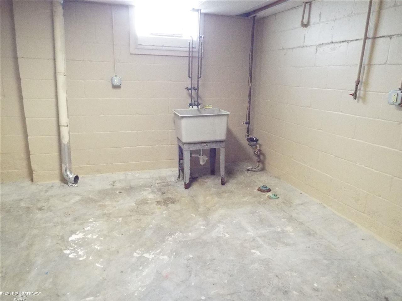 21759 Normandy Avenue Eastpointe, MI 48021 - Photo 28 of 33