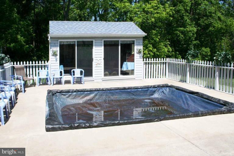 718 Spring Mills Road Westminster, MD 21157 - Photo 12 of 28 Swimming Pool