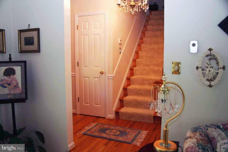 718 Spring Mills Road Westminster, MD 21157 - Photo 14 of 28 Staircase