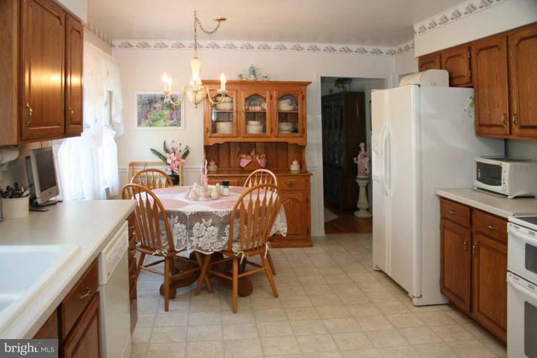 718 Spring Mills Road Westminster, MD 21157 - Photo 7 of 28 Kitchen