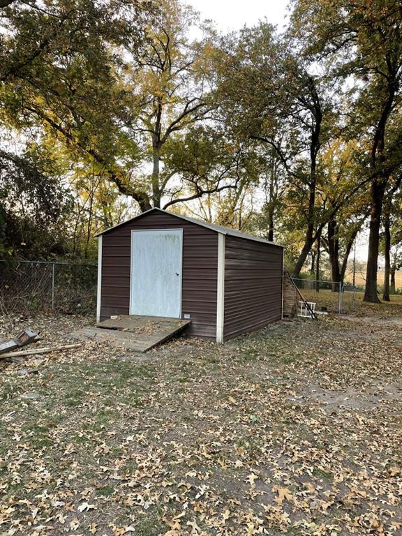 6243 Crest Lane Oak Grove, TX 75142 - Photo 17 of 20