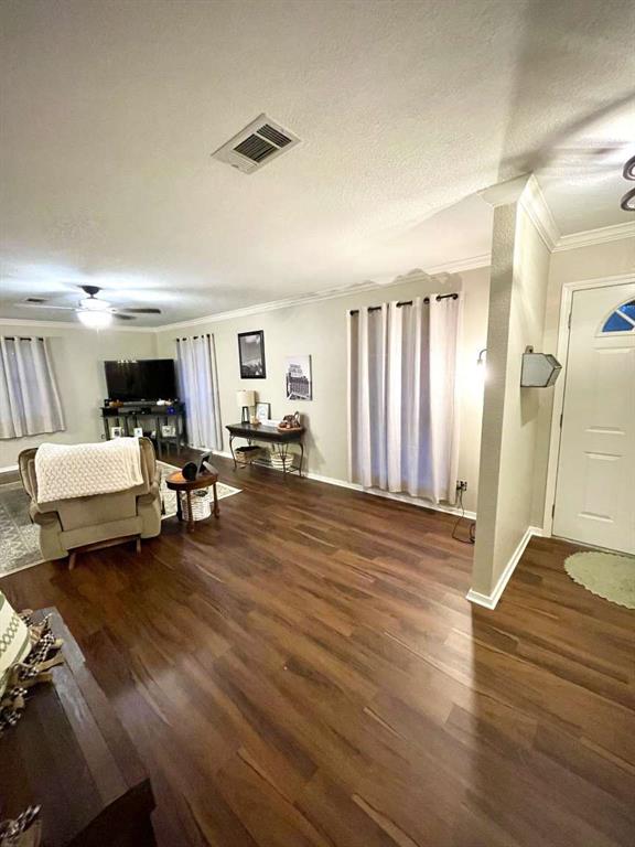 6243 Crest Lane Oak Grove, TX 75142 - Photo 4 of 20