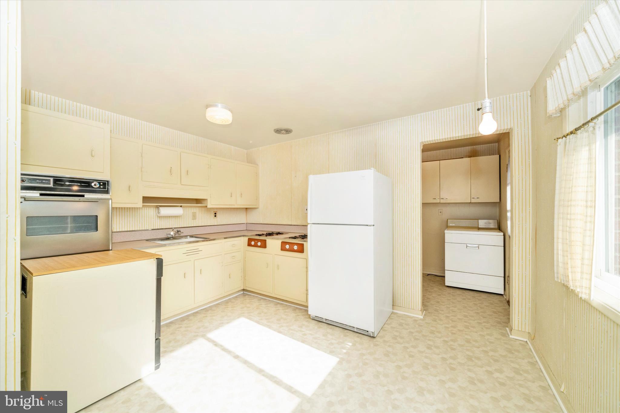 10812 Lombardy Road Silver Spring, MD 20901 - Photo 12 of 33