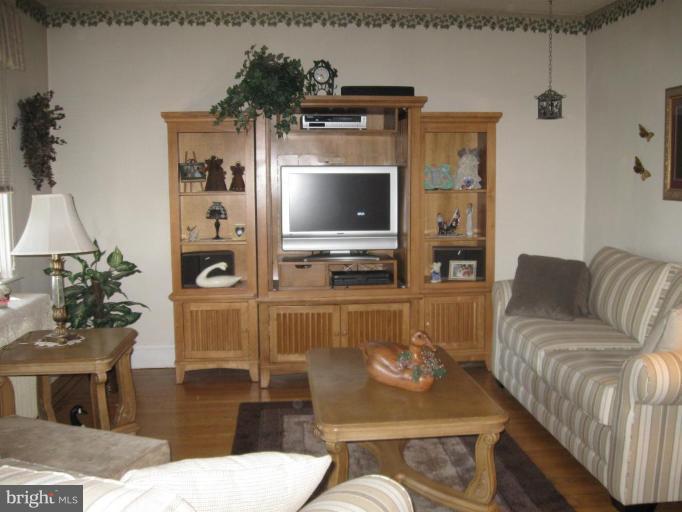 3312 Rueckert Avenue Baltimore, MD 21214 - Photo 5 of 18 Living Room #2