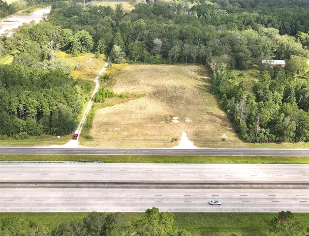 a view of a yard with a yard