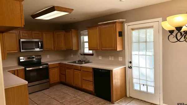 $1,850 | 608 Oak Street, Bullard, TX 75757