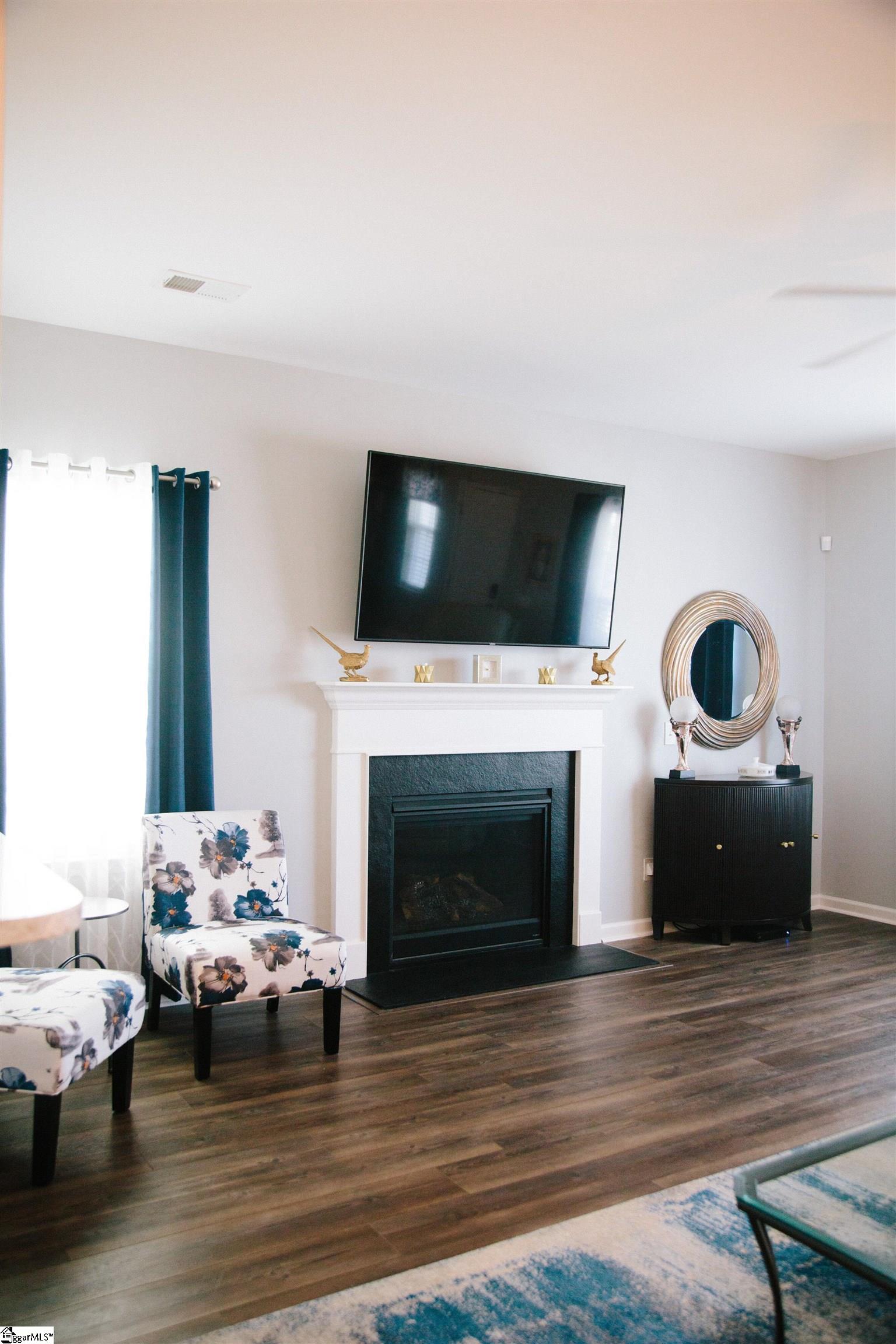 401 Yarrow Way Greenville, SC 29607 - Photo 4 of 33 Gallery Image 4
