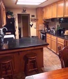 17716 La Canada Road Madera, CA 93636 - Photo 8 of 19 Kitchen