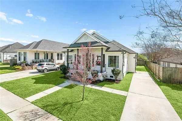 $377,000 | 1925 Mehle Street, Arabi, LA 70032