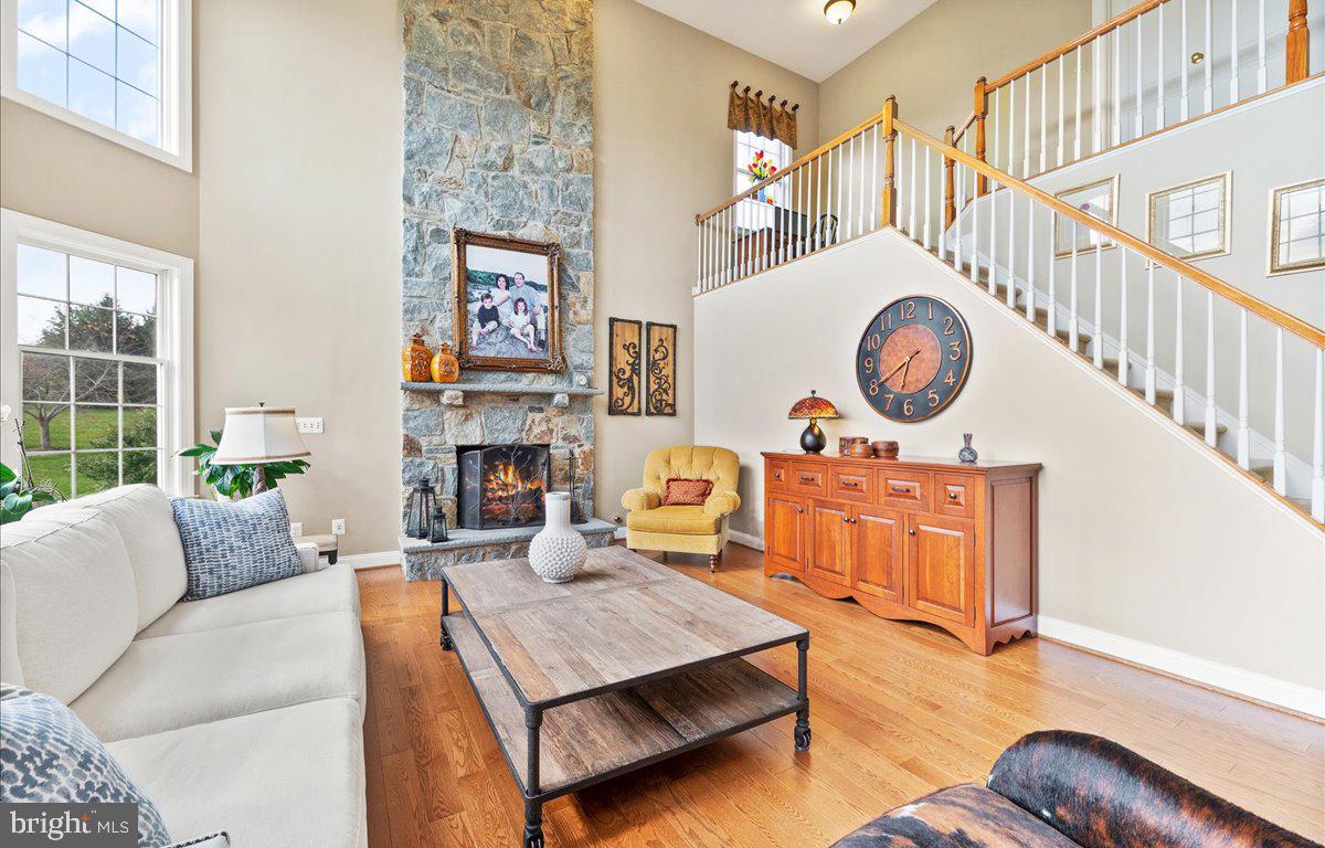 40859 Beechnut Road Leesburg, VA 20175 - Photo 13 of 81 2 Story Family Room
