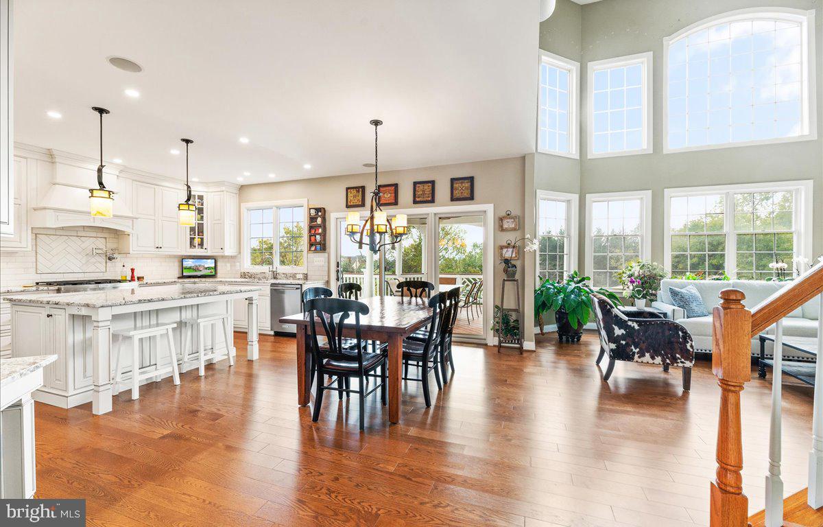 40859 Beechnut Road Leesburg, VA 20175 - Photo 14 of 81 Completely renovated eat in Kitchen