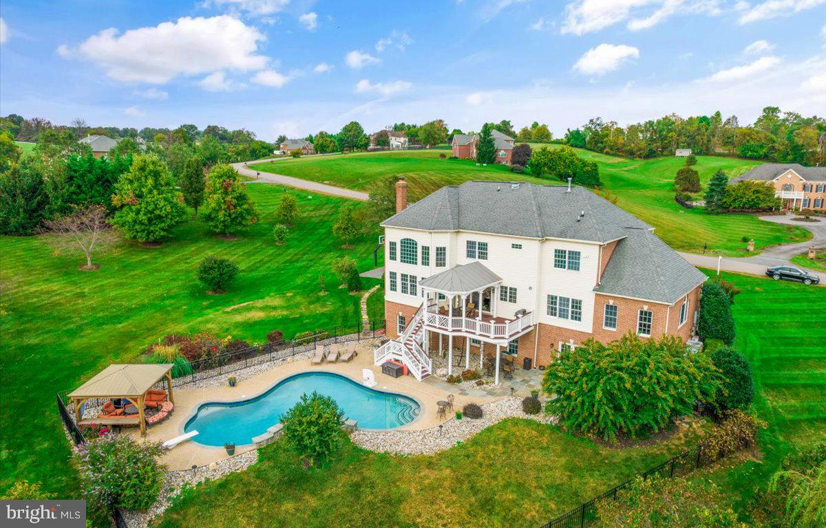 40859 Beechnut Road Leesburg, VA 20175 - Photo 6 of 81 Backyard and Pool